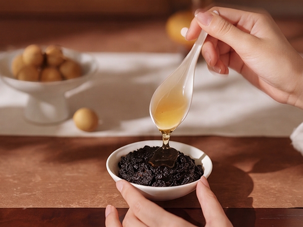 正宗黄精五黑膏怎么挑？看懂配料表、工艺和资质，避开市面上90%的劣质货